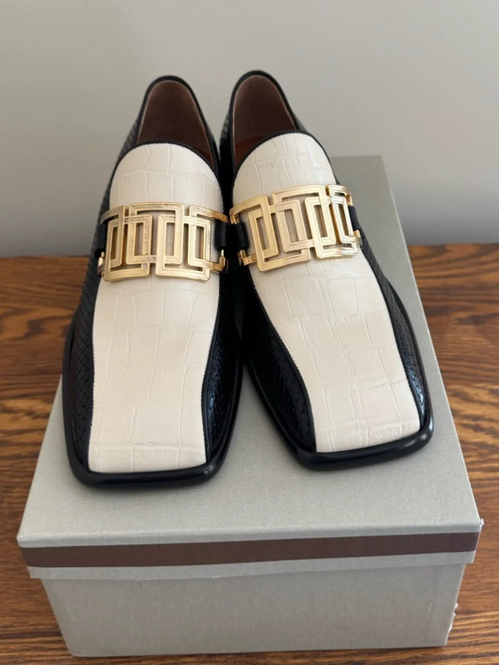 Marni Black and White Leather Loafers - Picture 2 of 8